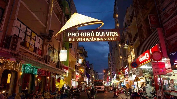 Phố đi bộ Bùi Viện
